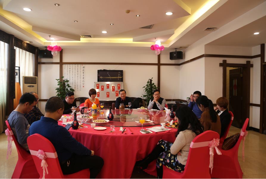 ���ϵľ�����Ա�����һ��������������������Ԫ���ѽ�